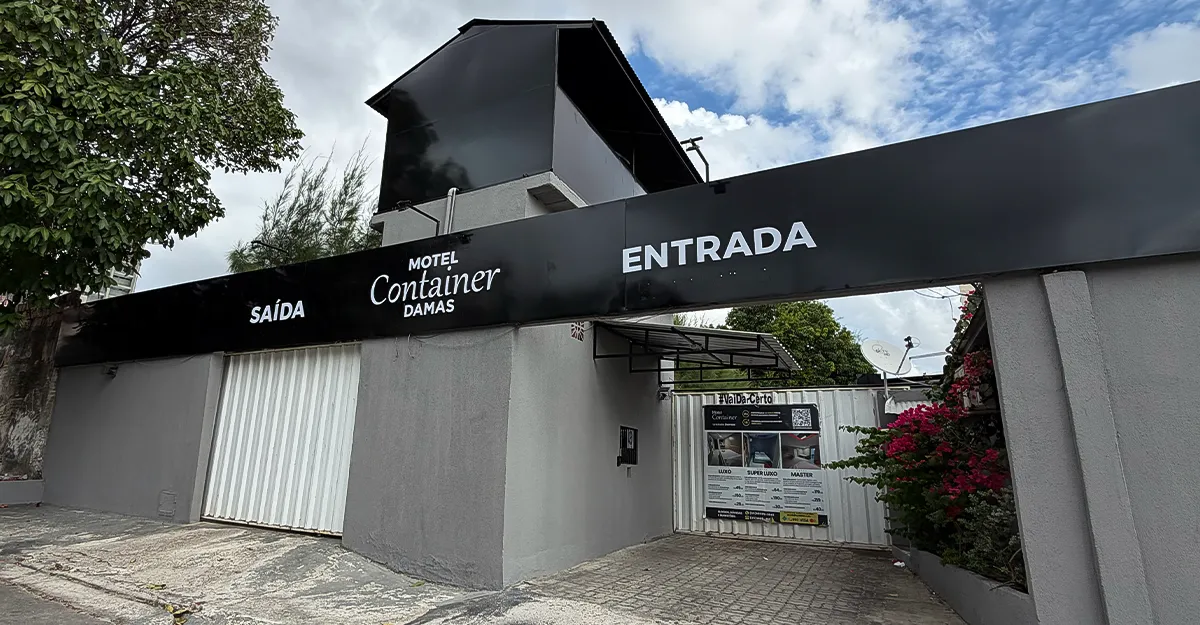 Fachada Container Damas